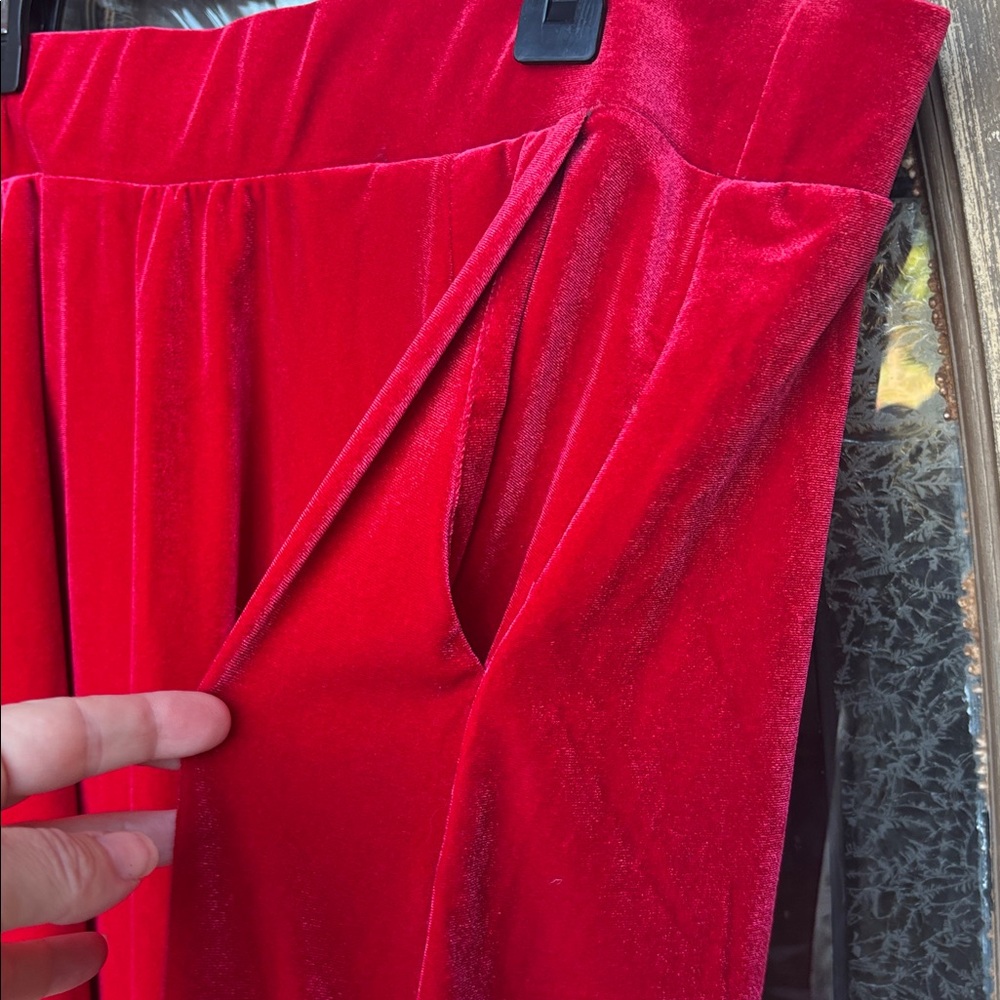 Torrid Red Velvet Skirt! Size 1 - Picture 2 of 5